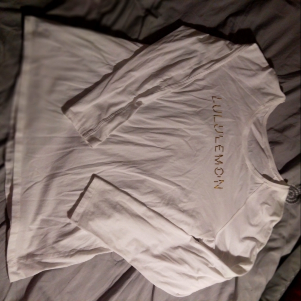 Long sleeve work out shirt